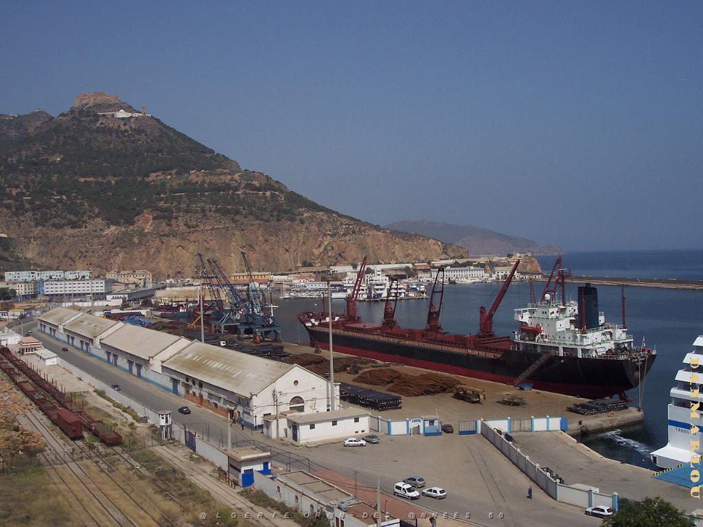 ORAN-Le_port_et_Santa-Cruz.JPG