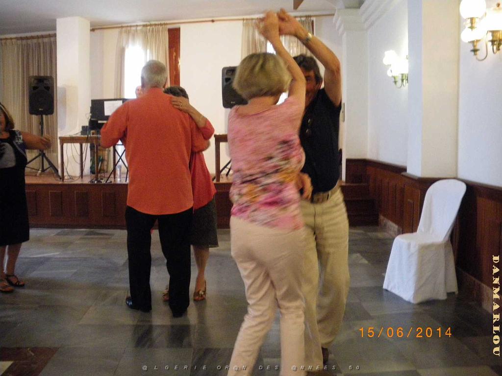 060.JPG